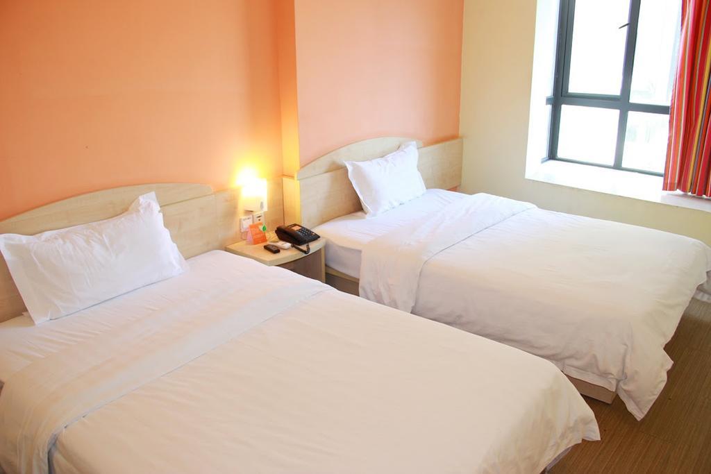 7Days Inn Dalian Gangwan Square Station Port Экстерьер фото