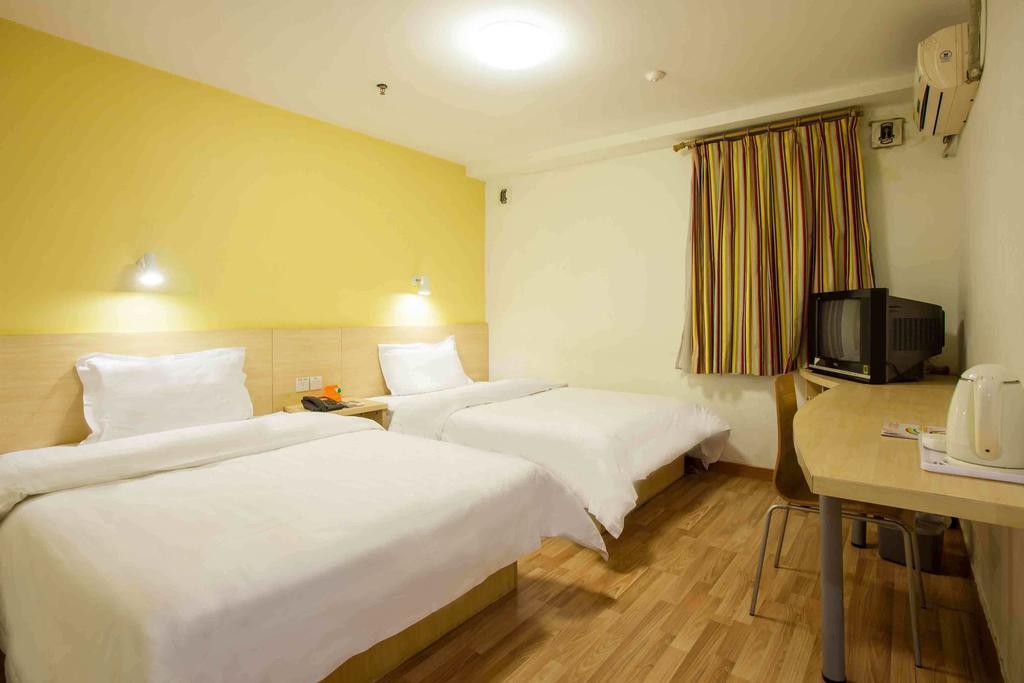 7Days Inn Dalian Gangwan Square Station Port Номер фото