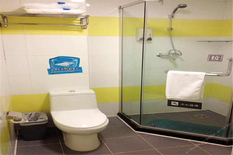 7Days Inn Dalian Gangwan Square Station Port Экстерьер фото
